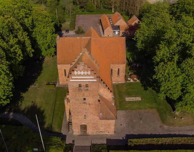 Dalum Kirke luftfoto