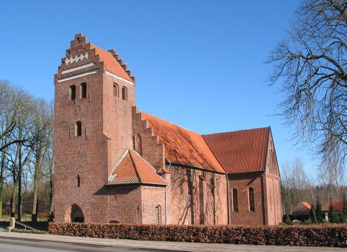 Dalum Kirke set fra Dalumvej